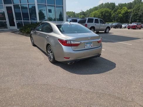 Used 2016 Lexus ES 350 w/ Luxury Package w/Wood Trim FWD image 11