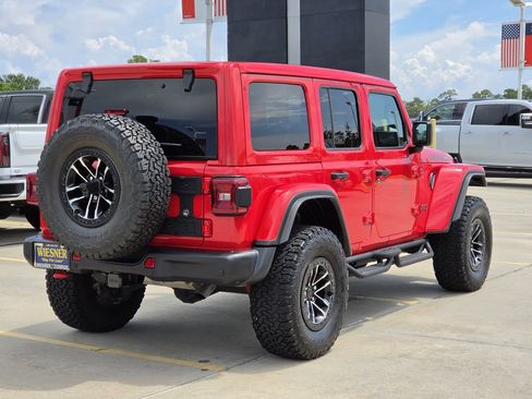 Used 2024 Jeep Wrangler Unlimited Rubicon AWD/4WD image 5