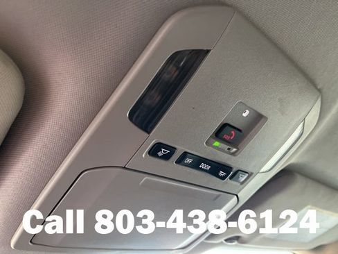 Used 2024 Toyota Highlander LE FWD image 29