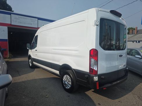 Used 2018 Ford Transit 250 148 Medium Roof RWD image 4