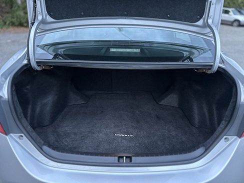 Used 2018 Toyota Corolla SE image 19