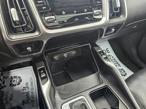 Used 2022 Kia Sorento S w/ Panoramic Sunroof Package FWD image 29