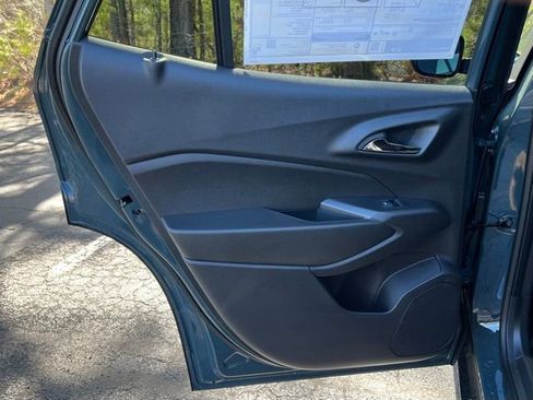 New 2025 Chevrolet Trax LT w/ Driver Confidence Package image 11