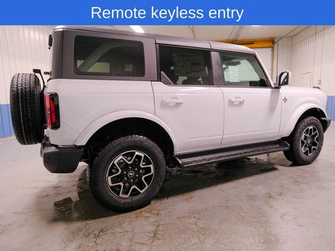 New 2025 Ford Bronco Outer Banks image 8