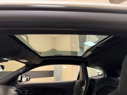 Used 2023 Jaguar F-TYPE P450 image 21