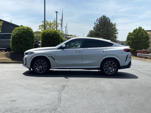 Used 2024 BMW X6 xDrive40i w/ Parking Assistance Package AWD/4WD image 14