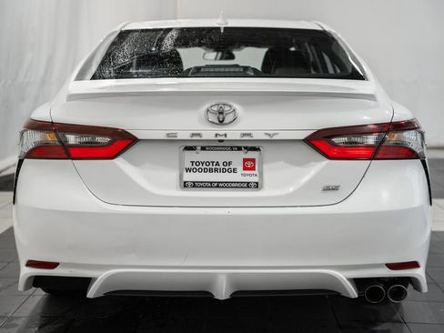 Used 2024 Toyota Camry SE image 5