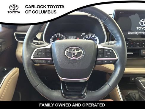 Used 2022 Toyota Highlander Limited AWD/4WD image 26