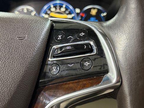 Used 2015 Cadillac Escalade Luxury AWD/4WD image 23