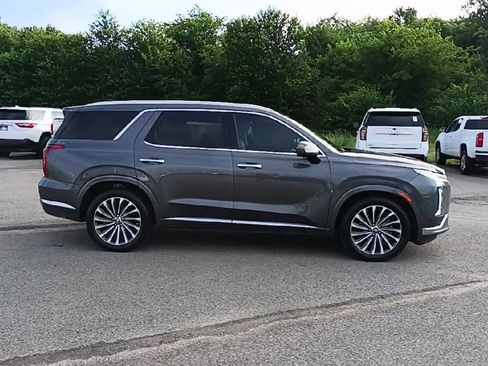 Used 2025 Hyundai Palisade Calligraphy FWD image 9
