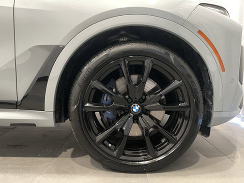 Used 2023 BMW X7 xDrive40i w/ M Sport Package image 11