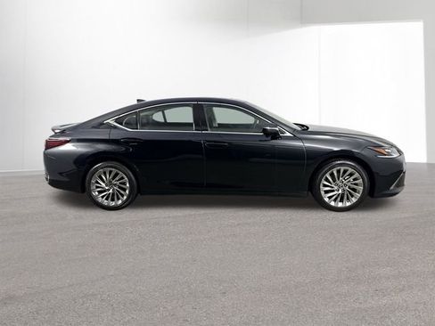 Used 2022 Lexus ES 250 Ultra Luxury w/ Accessory Package 2 image 39