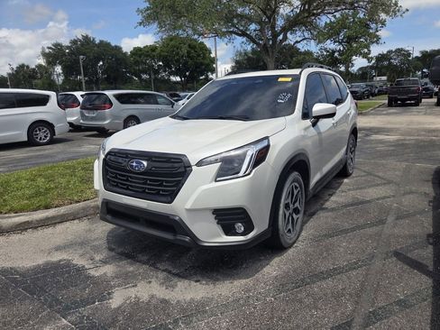 Used 2024 Subaru Forester Premium AWD/4WD image 3