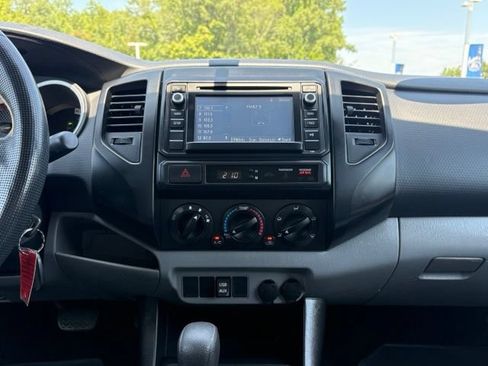 Used 2014 Toyota Tacoma PreRunner w/ Convenience Package RWD image 17