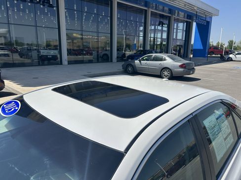 Used 2015 Toyota Camry XLE FWD image 13