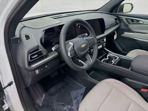 New 2026 Chevrolet Traverse LT w/ Sun and Wheel Package image 11