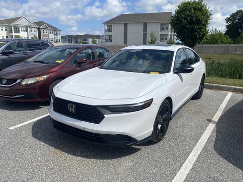 Used 2023 Honda Accord Sport image 13
