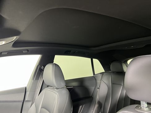 Used 2019 Audi Q8 Premium Plus w/ Premium Plus AWD/4WD image 19
