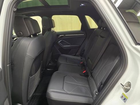 Used 2025 Audi Q3 2.0T Premium w/ Convenience Package AWD/4WD image 30