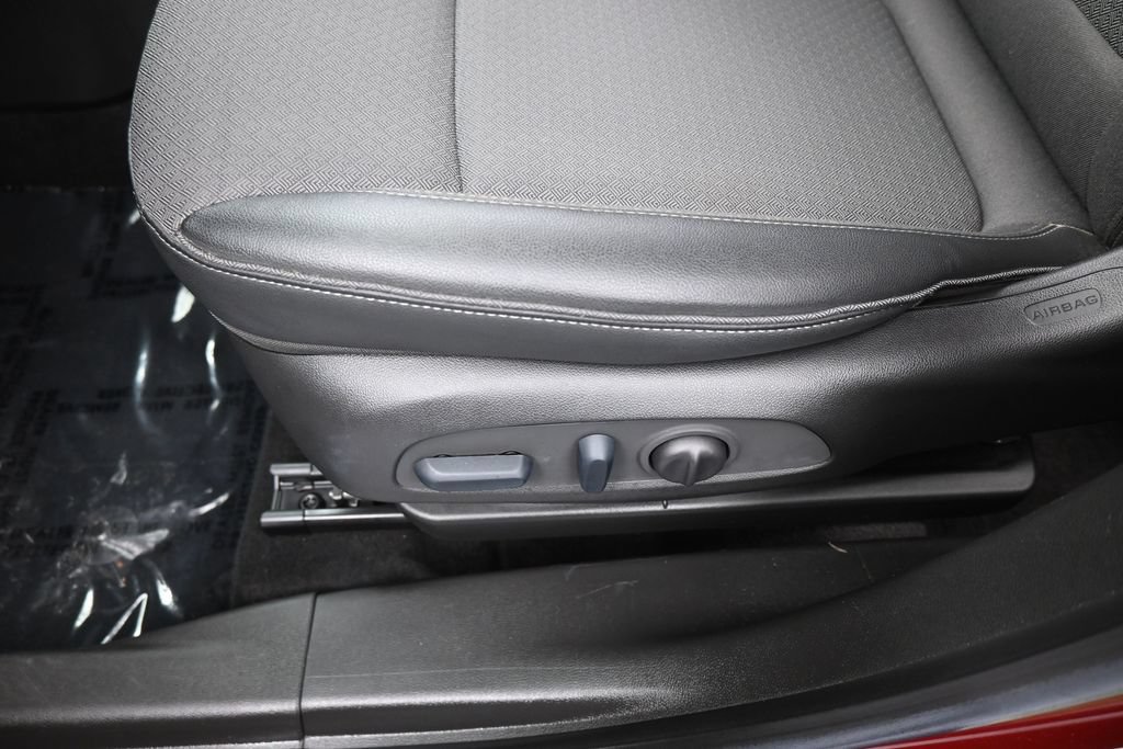 Used 2023 Buick Encore GX Select w/ Sport Touring Package FWD image 18