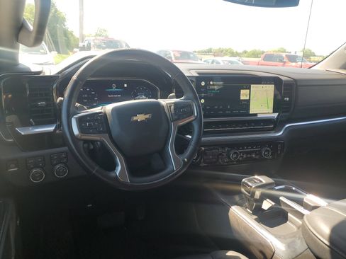 Used 2022 Chevrolet Silverado 1500 LTZ AWD/4WD image 19
