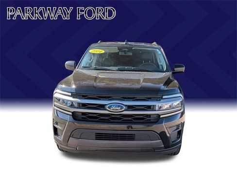 Used 2024 Ford Expedition Max XLT image 2