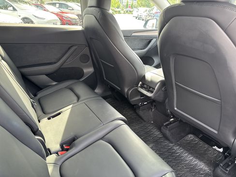 Used 2023 Tesla Model Y Long Range AWD/4WD image 15