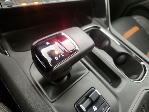 Used 2023 GMC Sierra 1500 AT4 w/ AT4 Premium Package image 5