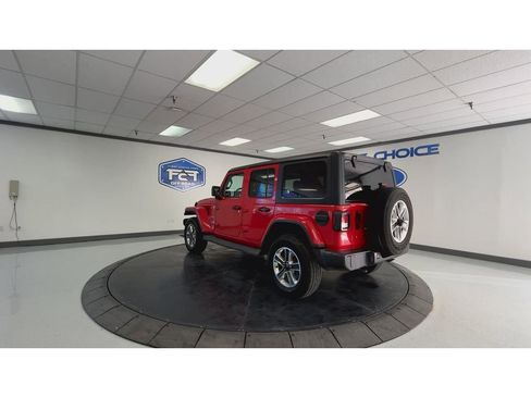 Used 2020 Jeep Wrangler Unlimited Sahara AWD/4WD image 8