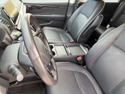 Used 2025 Honda Odyssey Elite image 23