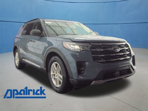Used 2025 Ford Explorer Active image 1
