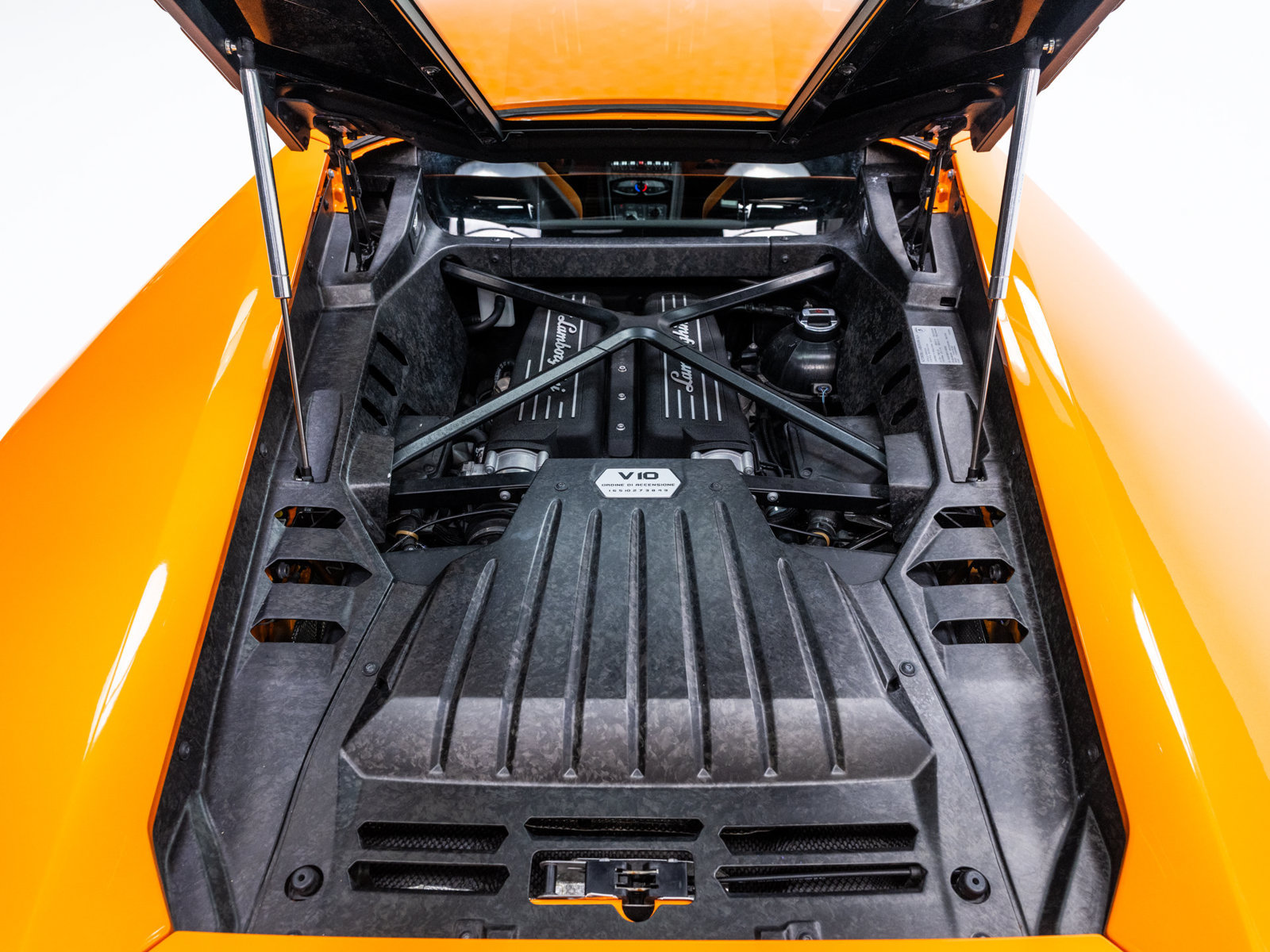 Used 2016 Lamborghini Huracan LP 610-4 AWD/4WD image 85