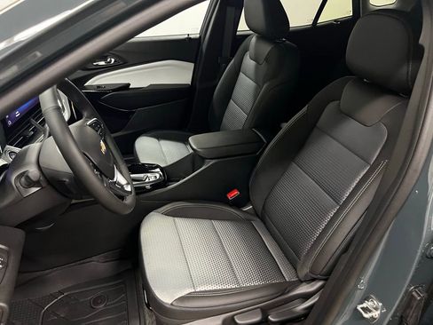 New 2026 Chevrolet Trax LT w/ LT Convenience Package FWD image 25