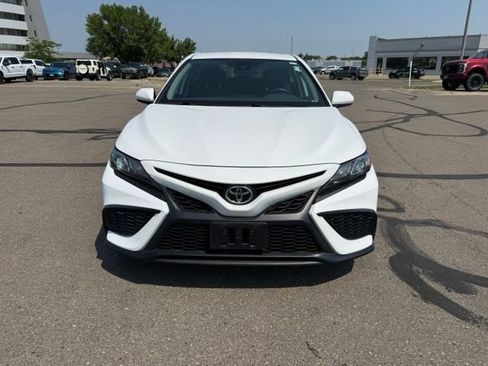 Used 2021 Toyota Camry SE AWD/4WD image 5