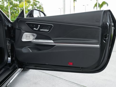 Used 2025 Mercedes-Benz CLE 300 4MATIC Cabriolet image 39