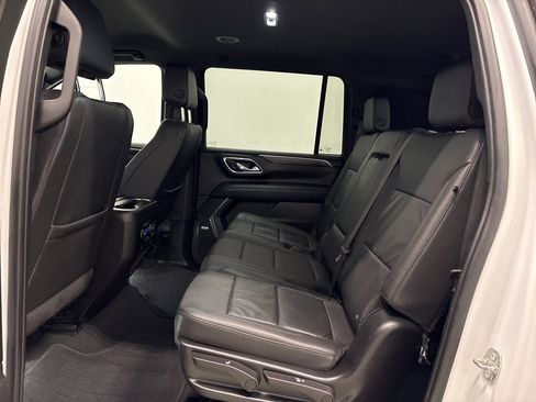 Used 2024 Chevrolet Suburban LT image 11