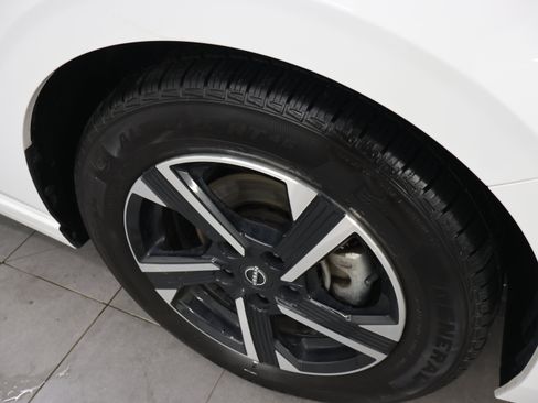Used 2024 Nissan Sentra SV FWD image 3