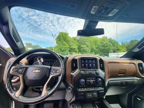 Used 2019 Chevrolet Silverado 1500 High Country AWD/4WD image 20