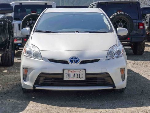 Used 2014 Toyota Prius Four image 2