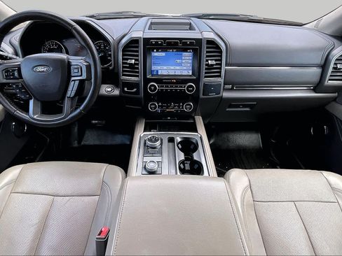 Used 2018 Ford Expedition Max XLT w/ Equipment Group 202A AWD/4WD image 16