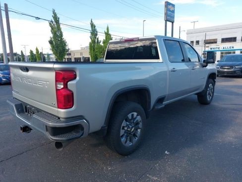 Used 2023 Chevrolet Silverado 2500 LT w/ Convenience Package AWD/4WD image 2