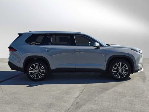 Certified 2025 Toyota Grand Highlander AWD Hybrid image 8