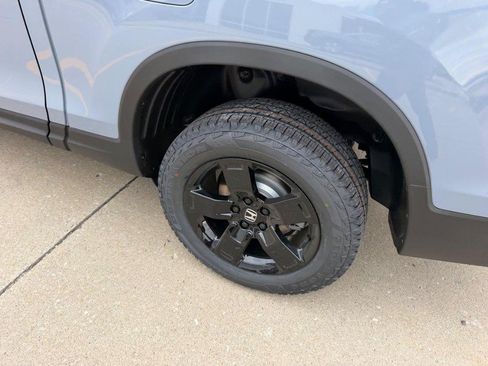 New 2026 Honda Ridgeline Black Edition image 5