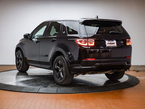 Used 2023 Land Rover Discovery Sport SE image 2