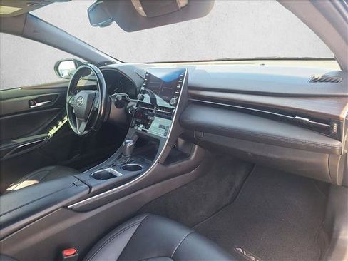 Used 2019 Toyota Avalon XLE w/ Carpet Mat Package FWD image 16