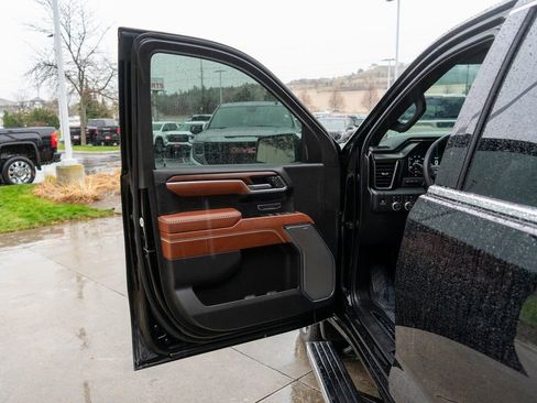 Used 2025 GMC Sierra 1500 Denali Ultimate image 18