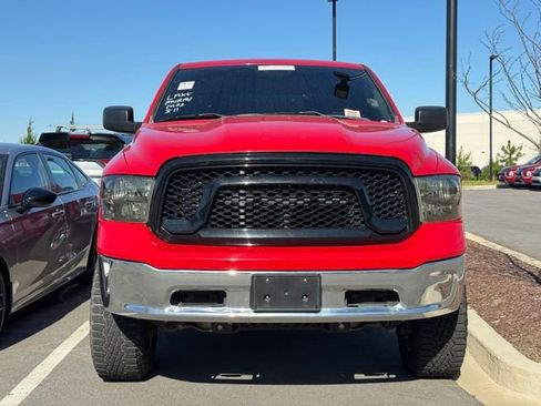 Used 2019 RAM 1500 Classic SLT image 2