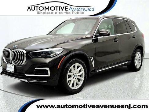 Used 2022 BMW X5 xDrive40i w/ Premium Package AWD/4WD image 1