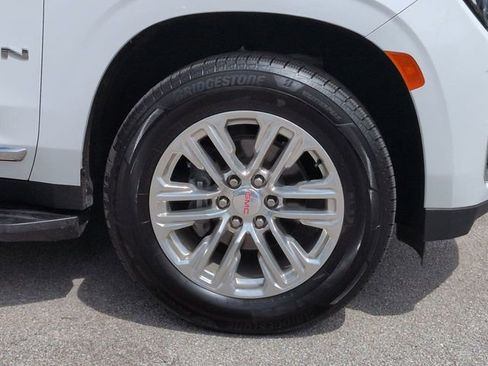 Used 2023 GMC Yukon SLT image 11