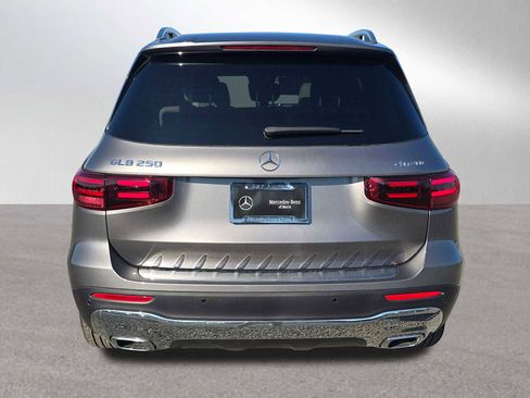 New 2025 Mercedes-Benz GLB 250 4MATIC image 4